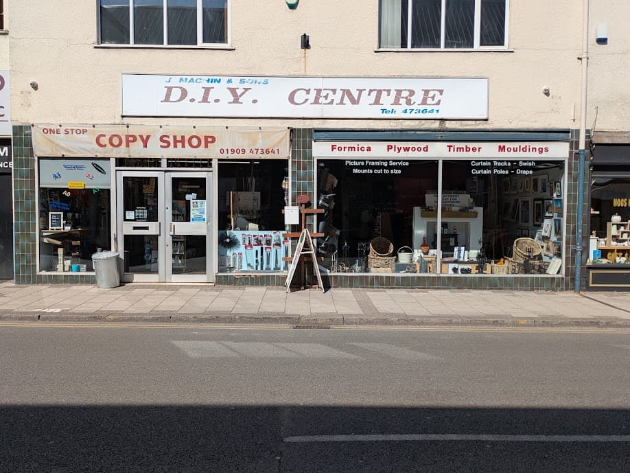Machins DIY Storefront Showcase
